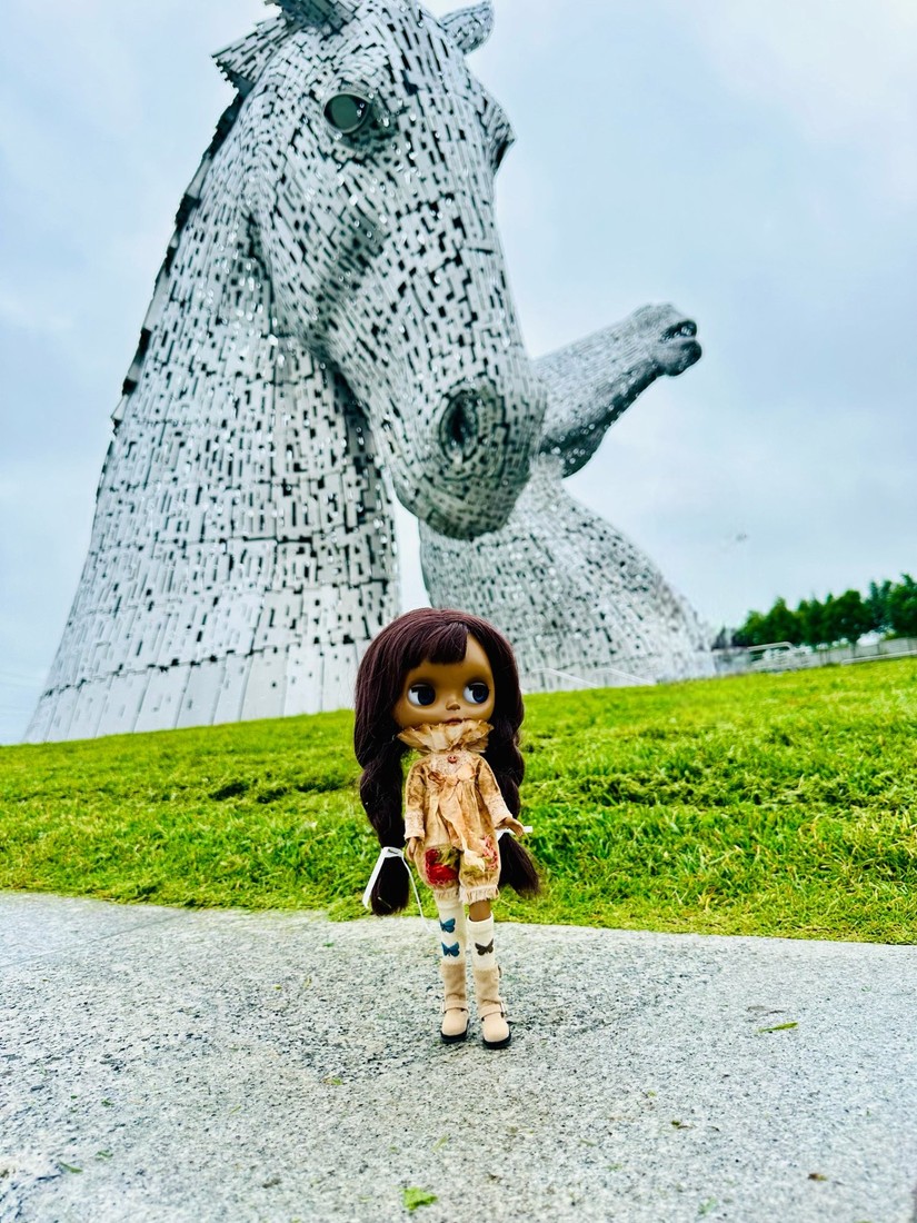 Blythe at the Kelpies Scotland