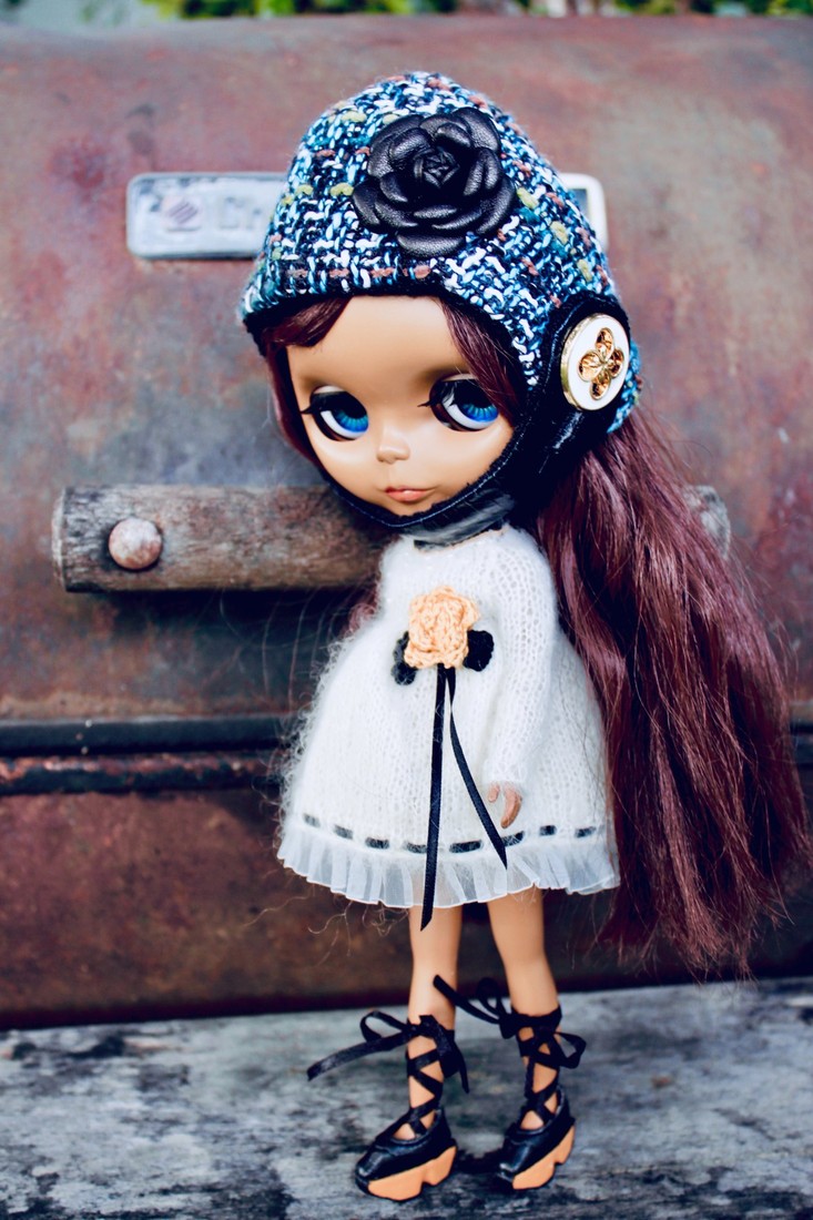 Blythe doll against rust truck